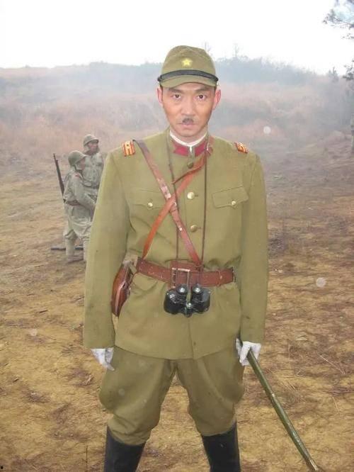 吃瓜大佐图片搞笑